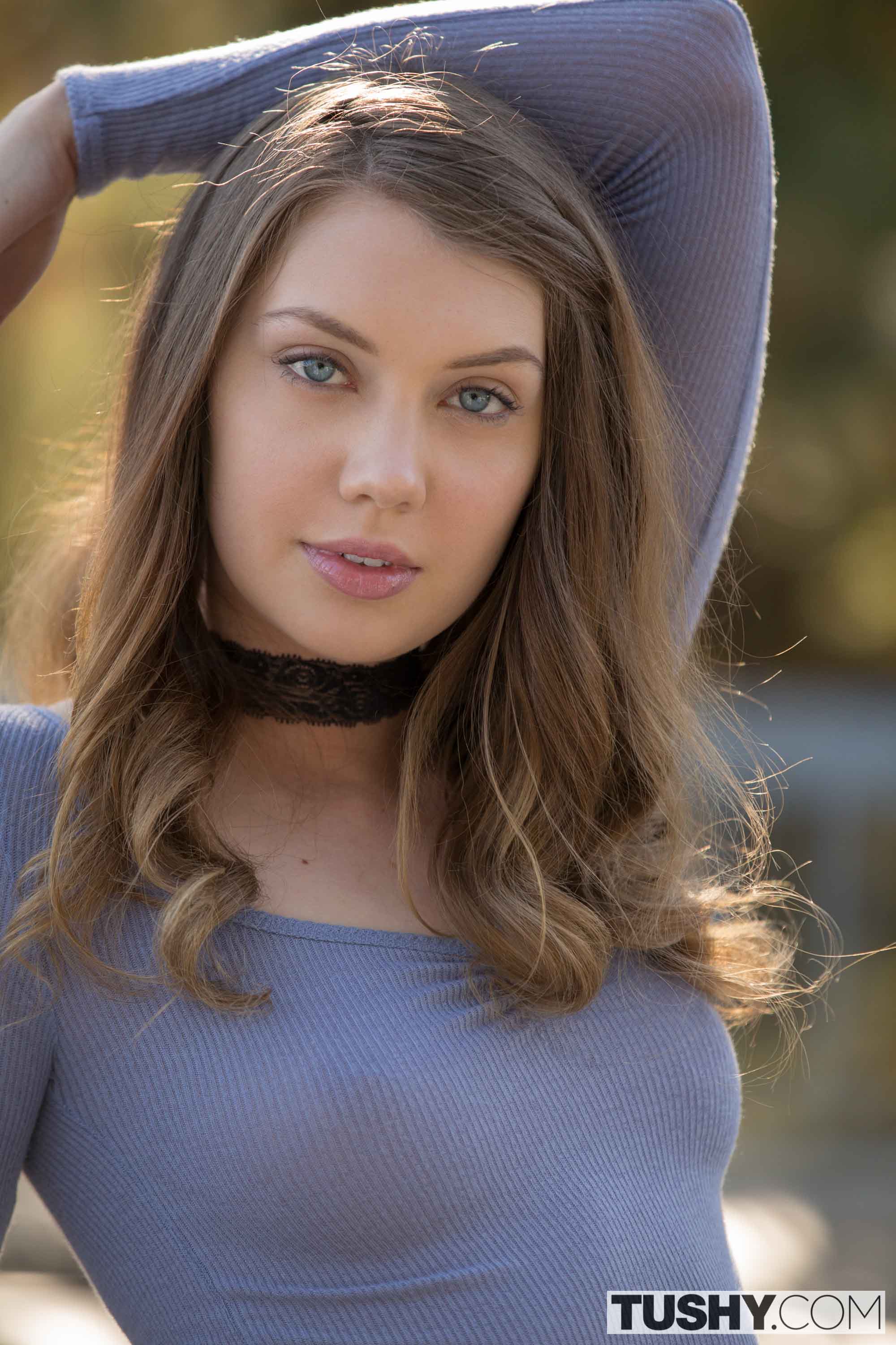 Young Model Gives up Her Butt
